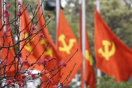 发扬党的光荣传统 继续谱写辉煌篇章