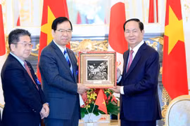 越南国家主席陈大光会见日本共产党主席
