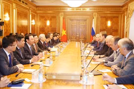 越共中央总书记阮富仲会见俄罗斯国家杜马主席