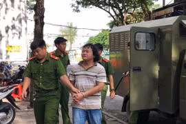 宁桥郡人民法院开庭审理涉嫌“利用自由民主权危害国家利益”罪的段庆荣光