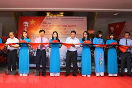 “胡志明主席与爱国竞赛运动”展览会在河内举行