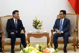 越南政府副总理武德儋会见世界国际象棋联合会主席柳姆日诺夫