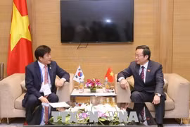 亚太议会论坛第26届年会：国会副主席冯国显会见韩国国会代表团