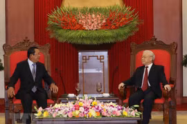 越共中央总书记、国家主席阮富仲会见柬埔寨首相洪森