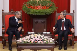 越共中央经济部部长会见日本三井住友金融集团董事长