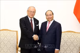 越南政府总理阮春福会见日越友好议员联盟特别顾问武部勤