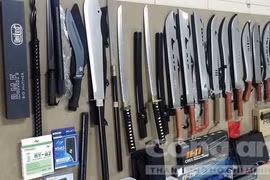 越南特警在胡志明市郊区查获一大型武器库