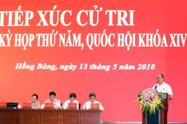 越南政府总理阮春福在海防市开展国会代表接待选民活动