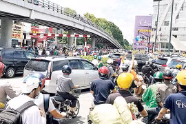 胡志明市公安机关起诉聚众扰乱社会秩序的分子