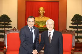 越共中央总书记阮富仲会见墨西哥参议长埃内斯托