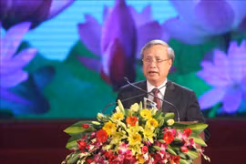 古巴领袖菲德尔访问越南南方解放区45周年纪念典礼隆重举行