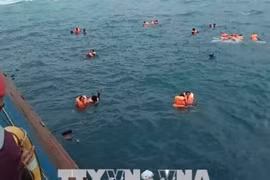 印尼渡轮倾覆至少12人死亡