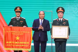阮春福总理出席108号中央军队医院武装力量英雄称号授予仪式