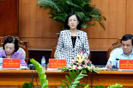 加强和革新党对新形势下群众工作的领导