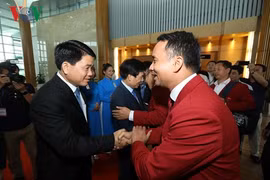 ASIAD 2018：越南体育代表团受到国内人民的热烈欢迎
