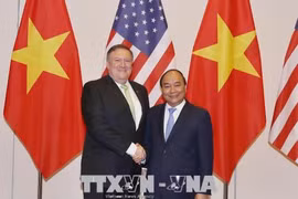 越南政府总理阮春福会见美国国务卿迈克•蓬佩奥