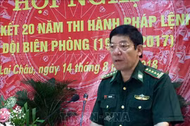 莱州省边防部队鼓励人民群众积极参加边境保卫和越中陆地边界线勘界立碑工作