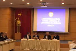 “越南企业与亚太工商总会成员企业” 对接会在河内举行
