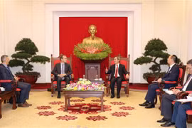 越共中央经济部部长会见谷歌集团全球事务副总裁