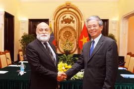 越南与委内瑞拉第七届外交部副外长级政治磋商在河内举行