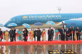 越共中央总书记阮富仲出席越航A350飞机接收仪式。（图片来源：越通社）