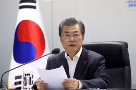 韩国大中型企业代表将陪同文在寅访问新加坡