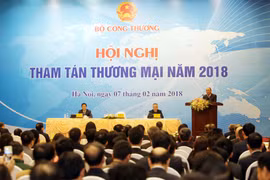 越南政府总理阮春福：商务参赞需主动帮助国内企业