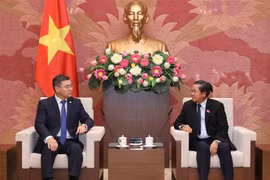 国会副主席杜伯巳会见哈萨克斯坦“祖国之光党”中央书记朱马瑟夫