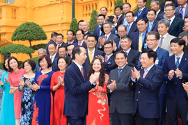陈大光：进一步改进关于对外工作和国家发展的思想