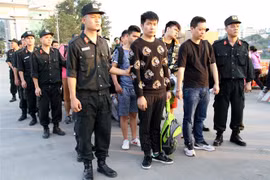 10名中国人因涉嫌网络诈骗被越南老街省警方抓获