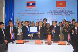 越老就国界界碑管理保护工作达成共识