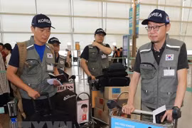 老挝水电站大坝坍塌事故：韩国救援队赶来现场 帮助灾民重建家园