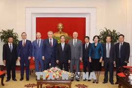 俄罗斯联邦共产党代表团对越南进行工作访问