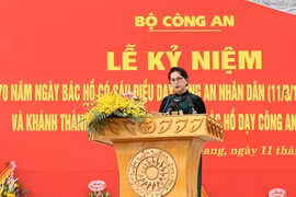越南人民公安干部战士践行胡志明主席的6条教导