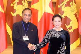 国会主席阮氏金银与斯里兰卡议会议长卡鲁举行会谈