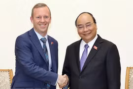 阮春福总理会见英国新任驻越大使加雷思·瓦德