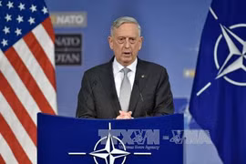 美国国防部长对越南进行正式访问