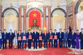 陈大光主席任命驻外大使