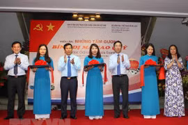 胡志明主席诞辰128周年：第六次“平易而高贵榜样”图片展开展