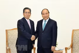 越南政府总理阮春福会见日本首相顾问饭岛勋