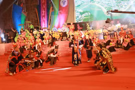 第二届广宁省东北地区民族体育文化周助于推介东北地区风土人情
