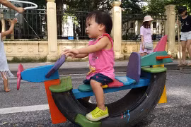 废旧物品做玩具 变废为宝乐趣多