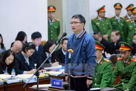 郑春青及其同案犯案件一审：郑春青推卸申请预付款中的责任