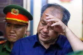范功名腐败案：被告人行使最后陈述权