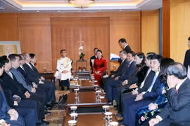 阮氏金银会见韩国李氏家族代表