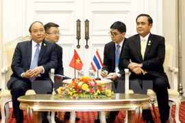 越南政府总理阮春福会见泰国总理巴育