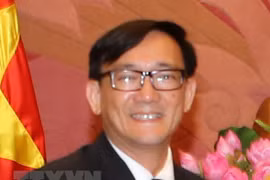 泰国驻越大使荣获越南友好组织联合会“致力于各民族和平友谊”纪念章