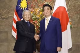 日本首相与马来西亚总理会谈