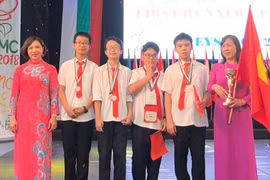 越南学生在国际数学竞赛获5枚金牌