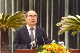 阮善仁：继续完善相关机制 推动胡志明市向前发展
